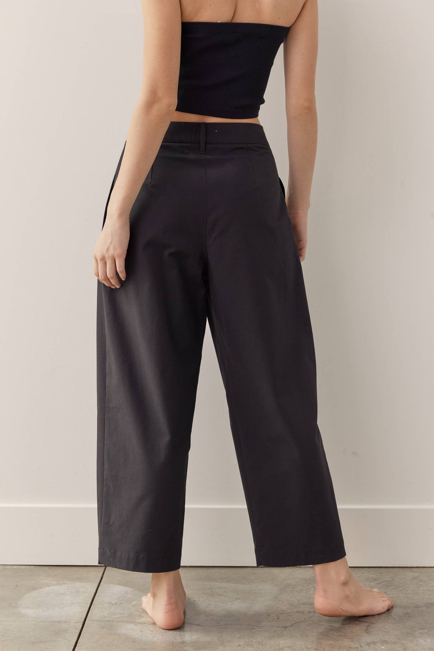 Pleated taped pants: Black / Solid