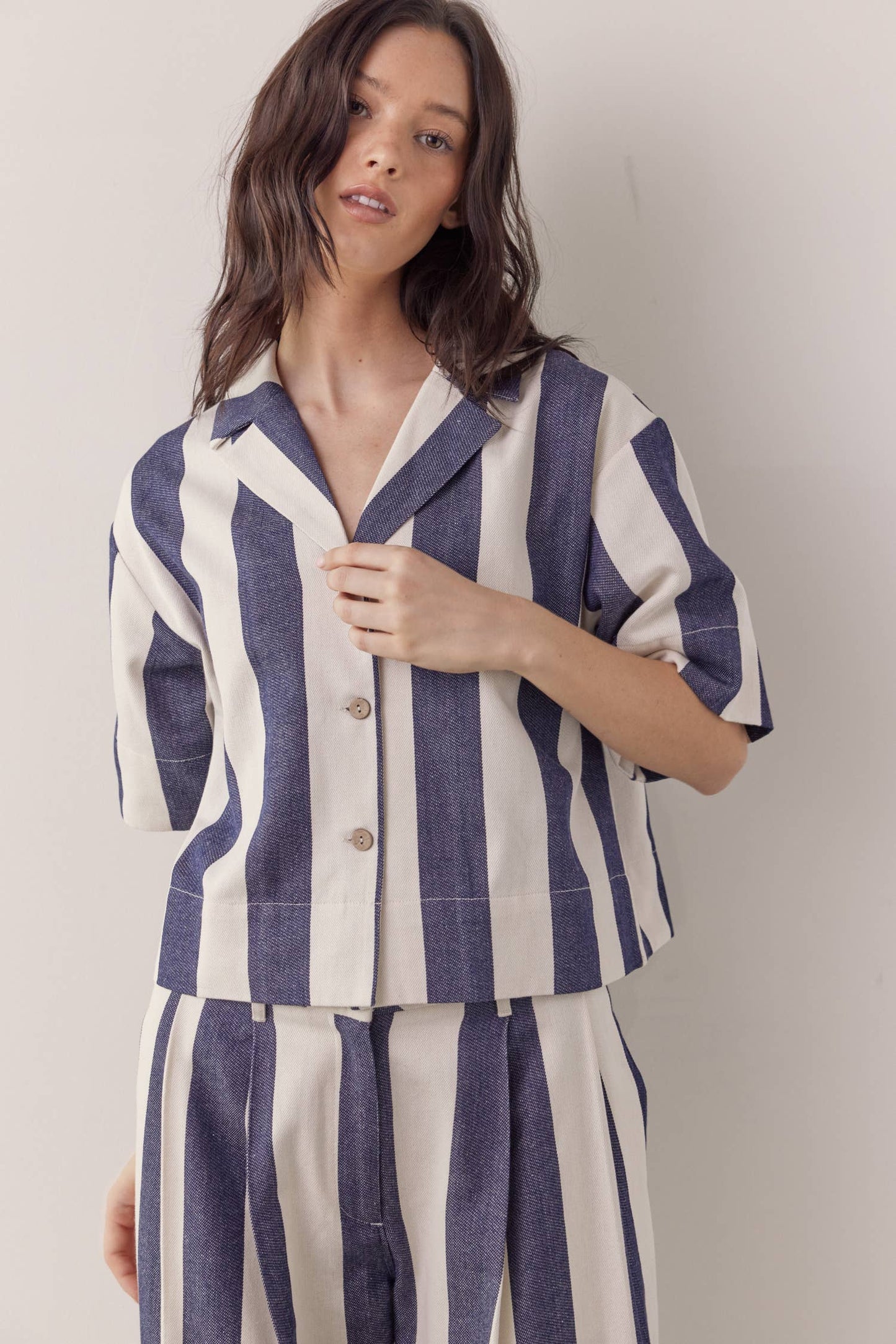 Striped half sleeve cotton shirts: Natural/Denim