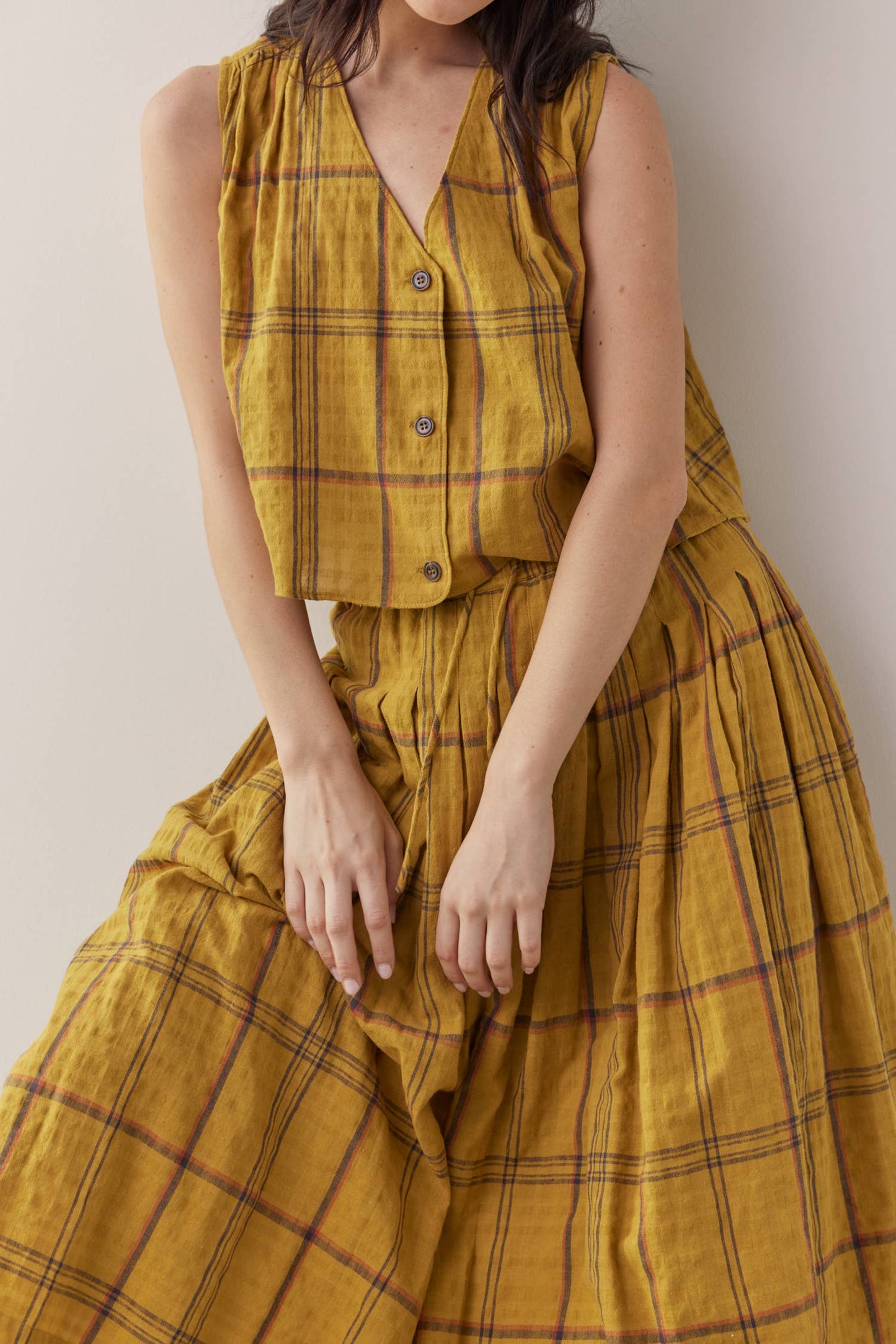 Button-down cotton plaid vest top : Mustard / Plaid