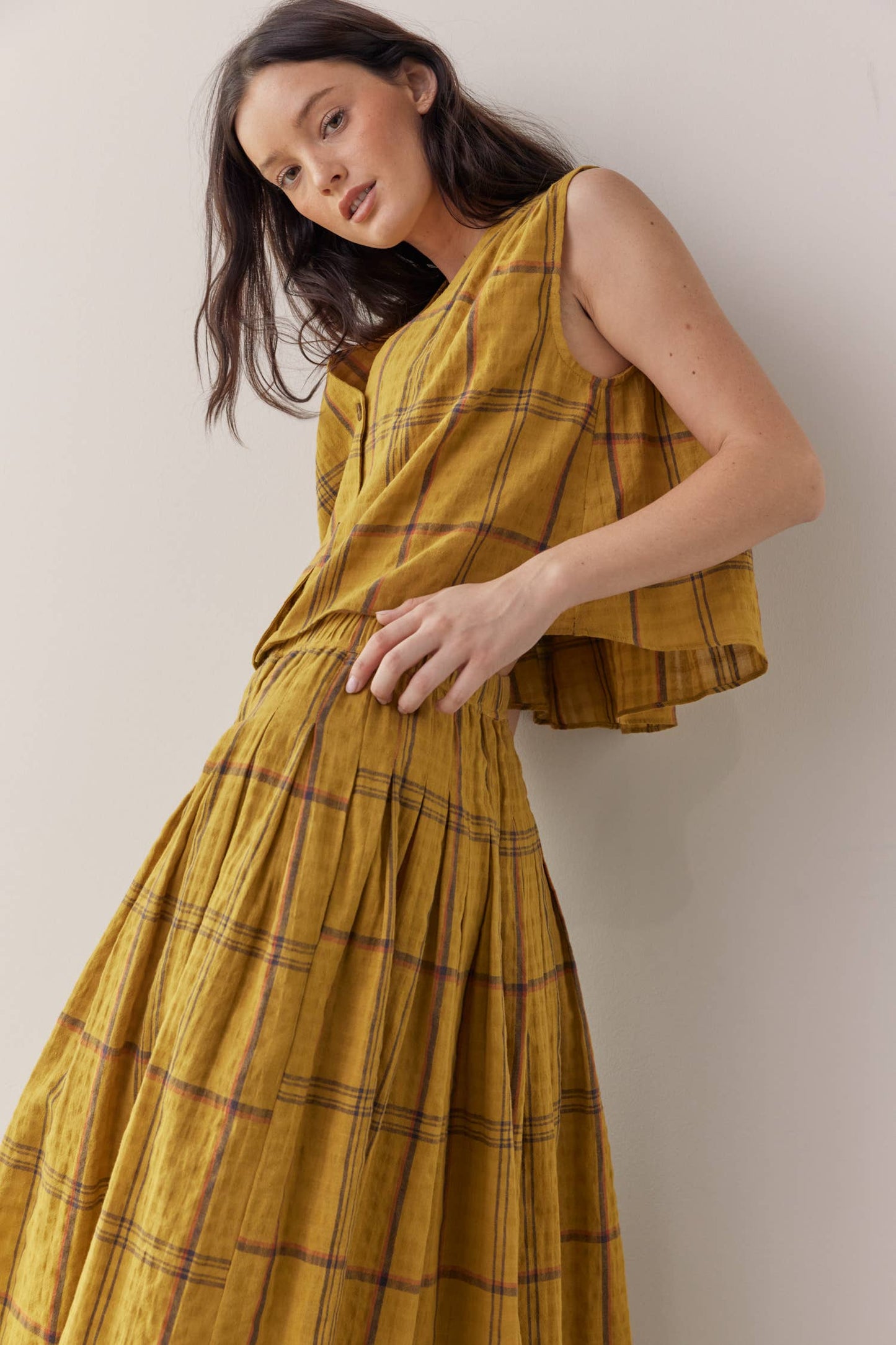 Button-down cotton plaid vest top : Mustard / Plaid