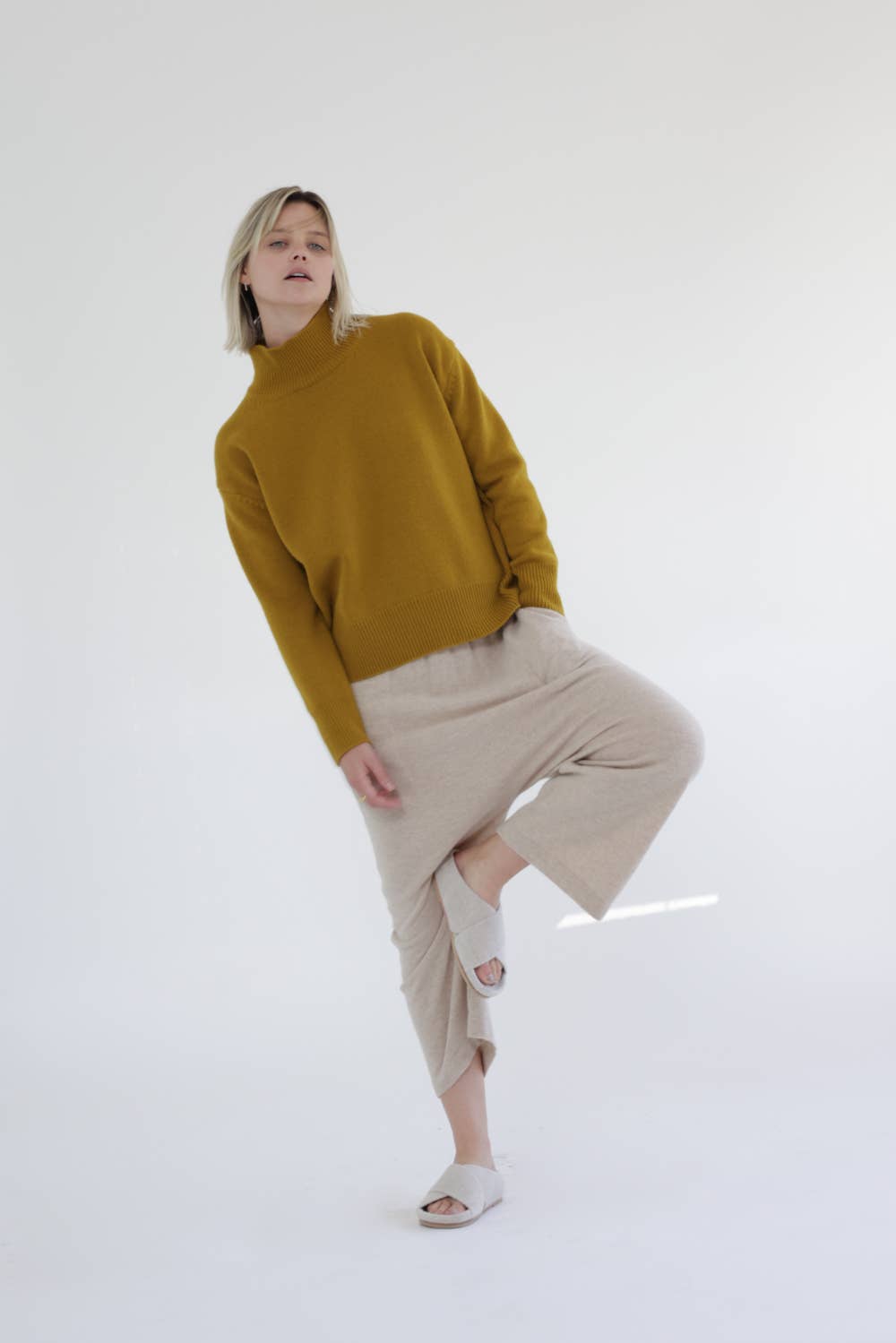 Cashmere wool blended knit baggy pants: Oatmeal / 90% Wool 10% Cashmere / S/M