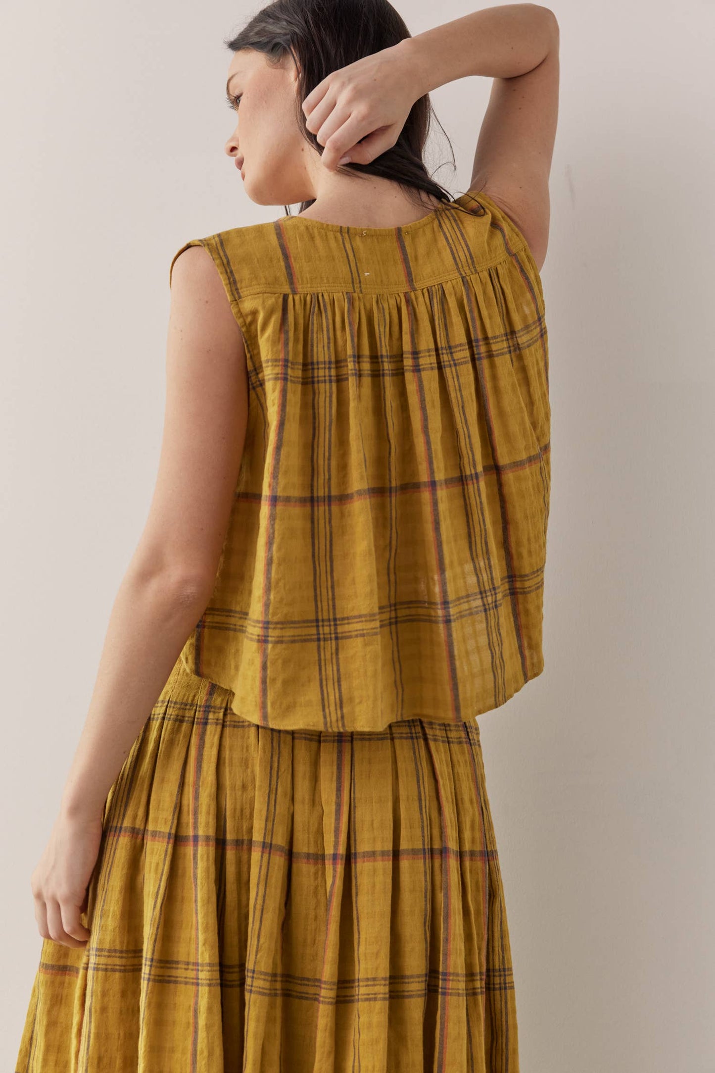 Button-down cotton plaid vest top : Mustard / Plaid